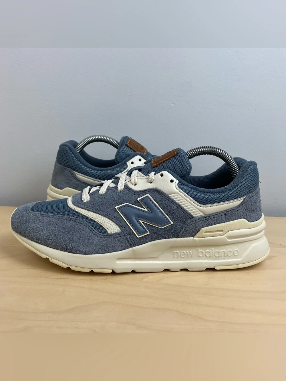 New Balance Men’s Size 8.0 D 997H Light Blue White Suede Athletic Shoes NWOT